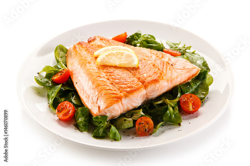 Roast salmon with vegetables