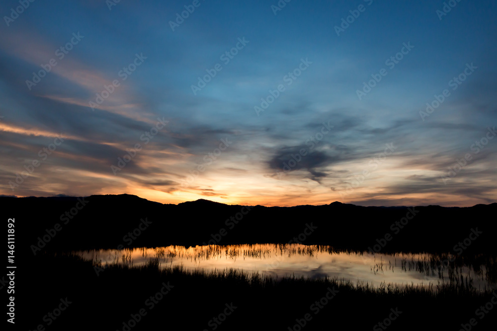 Obraz premium Sunrise over the mountains