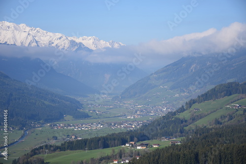 Salzachtal, Salzach, Berg, Alpenhauptkamm, Venedigergruppe, Hohe Tauern, Nationalpark, Frühling photo