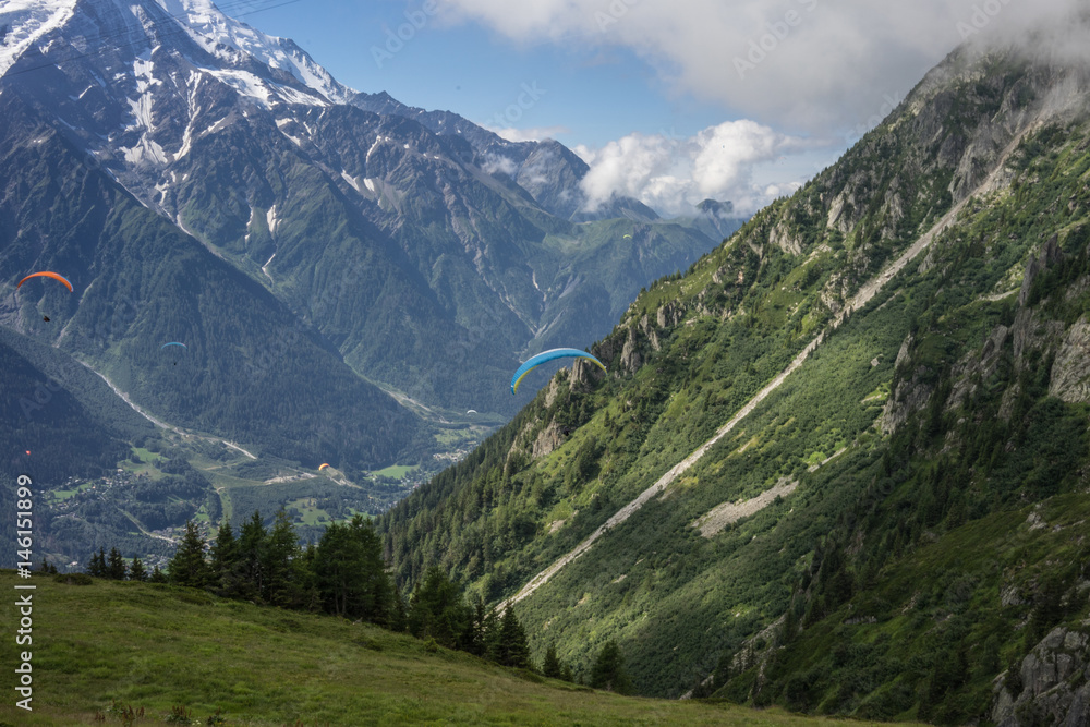 Obraz premium Tour du Mont Blanc trek takes hikers through France, Switzerland and Italy over the course of a week