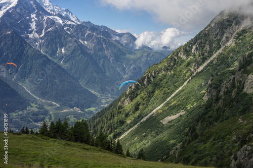 Tour du Mont Blanc trek takes hikers through France, Switzerland and Italy over the course of a week