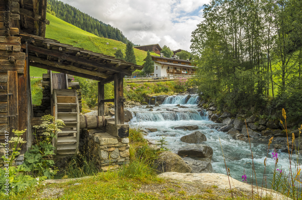 Fototapeta premium Mulino in Valle Aurina