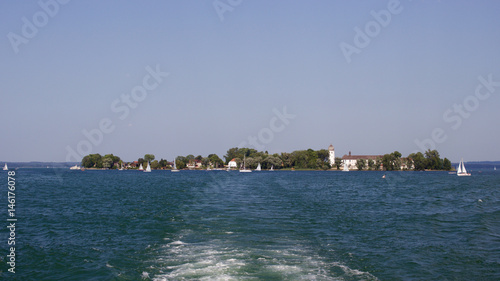 Schifffahrt von der Fraueninsel in Richtung Hafen Prien am Chiemsee photo