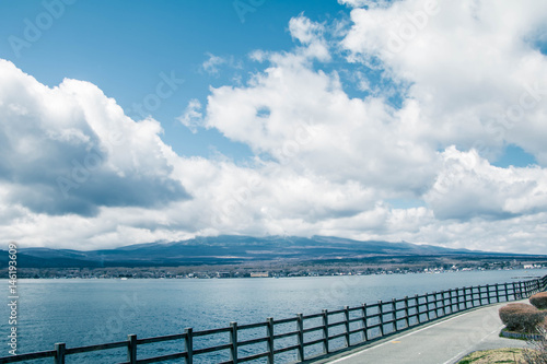 Mountain fuji and Lake  the most famous place in Japan to traveling  tourlist.