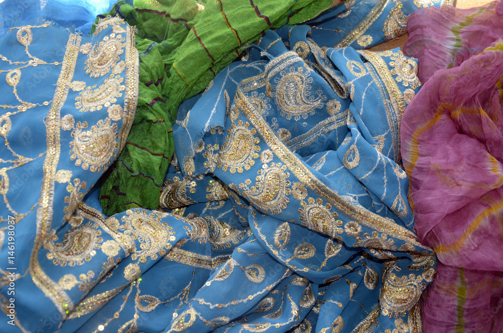 Fototapeta premium Foulards traditionnels indiens en vrac