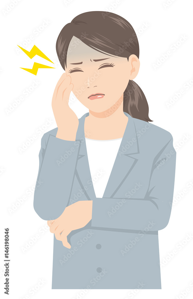 スーツの女性 頭痛 体調不良