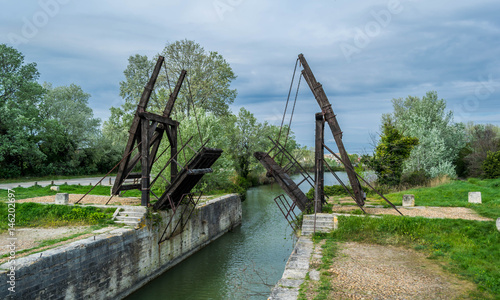 Pont levant, a Arles.