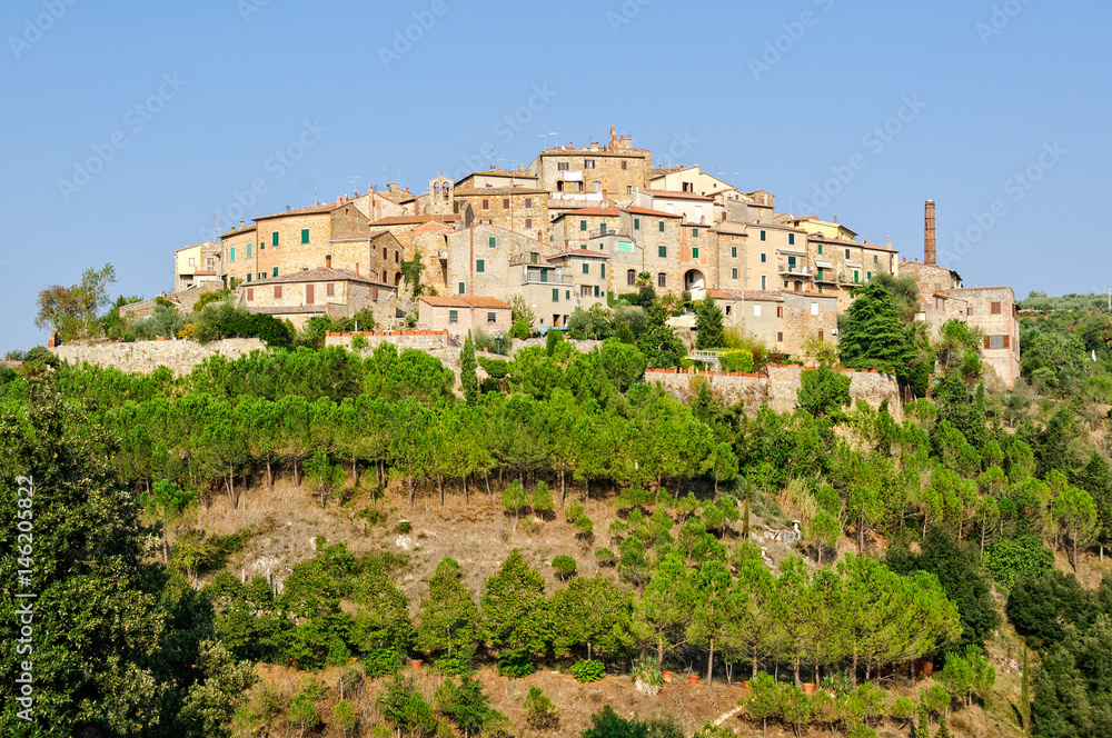 Castelmuzio, one of the many medieval hilltop hamlets in Tuscany, Italy