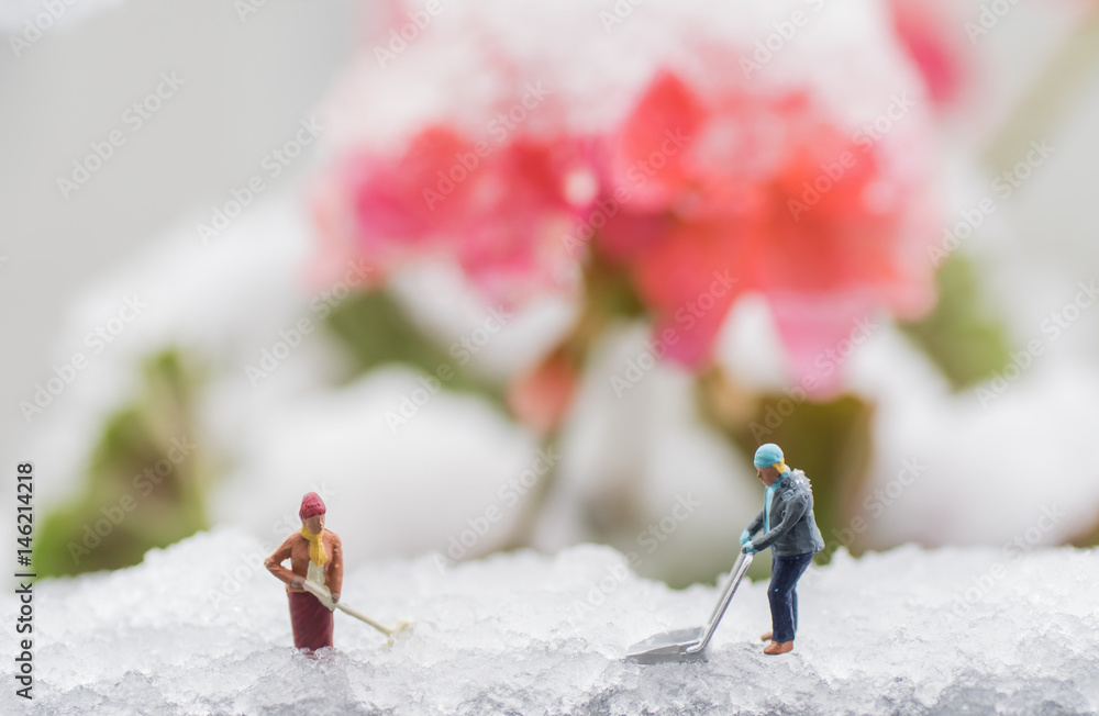 Wintereinbruch im April - Miniaturfotografie