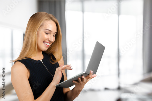 Woman With Laptop Free Download Woman With Laptop - GFXLoad