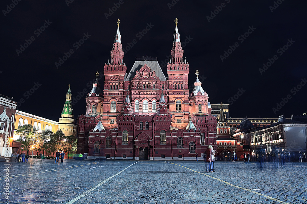 Obraz premium moscow kremlin square in the evening lights