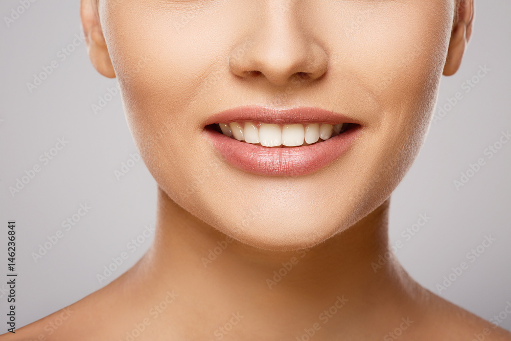 Fototapeta premium Stunning smile at studio