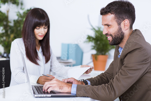 Wallpaper Mural Man and Woman working Torontodigital.ca