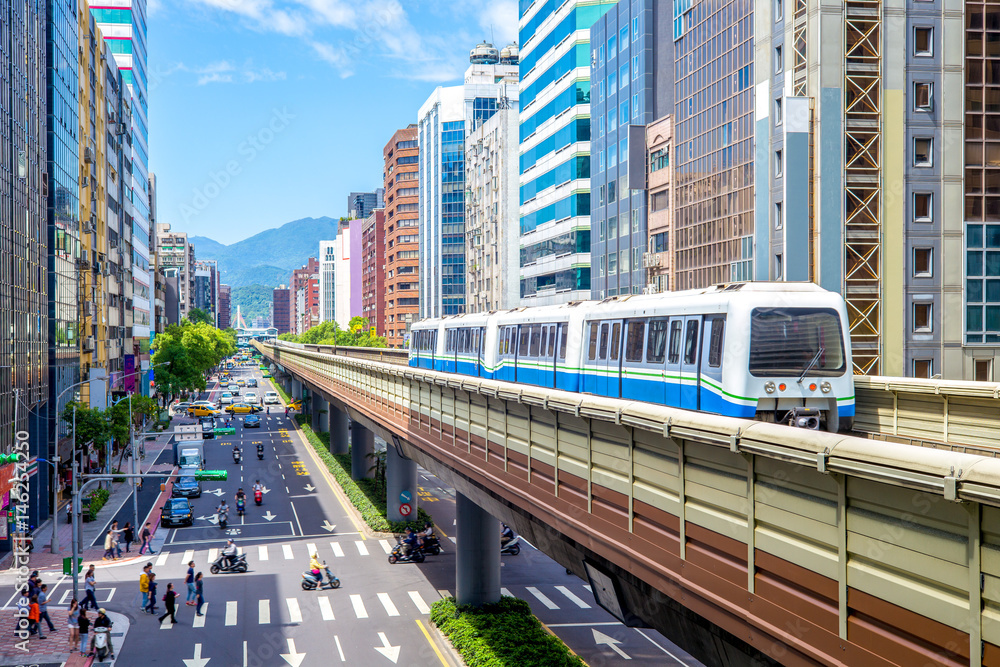 Obraz premium Linie Wenshan i Neihu systemu szybkiego transportu w Tajpej
