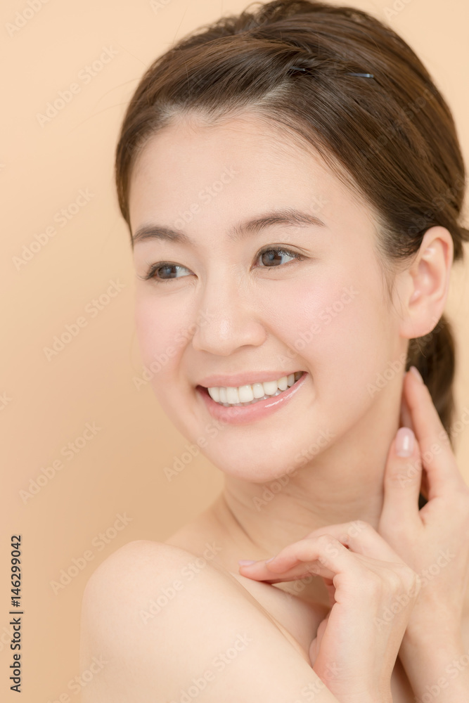 Fototapeta premium スキンケア・女性