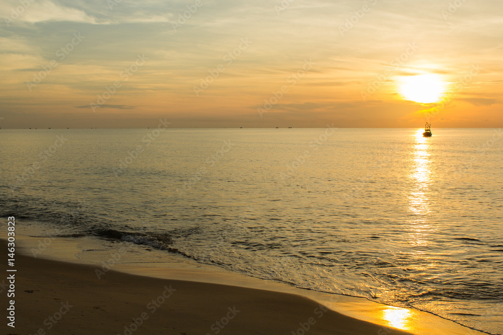Fototapeta premium Sun rise Beaches Ban Krut Prachuap Khiri Khan, Thailand