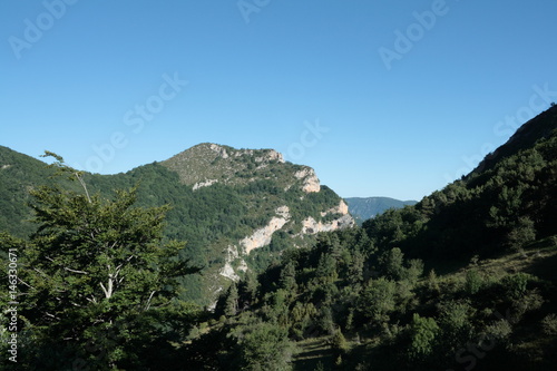 Paysage des Pyrénées audoises, Occitanie dans le sud de la France © arenysam