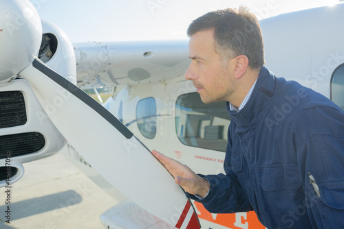 airplane maintenance engineer photo