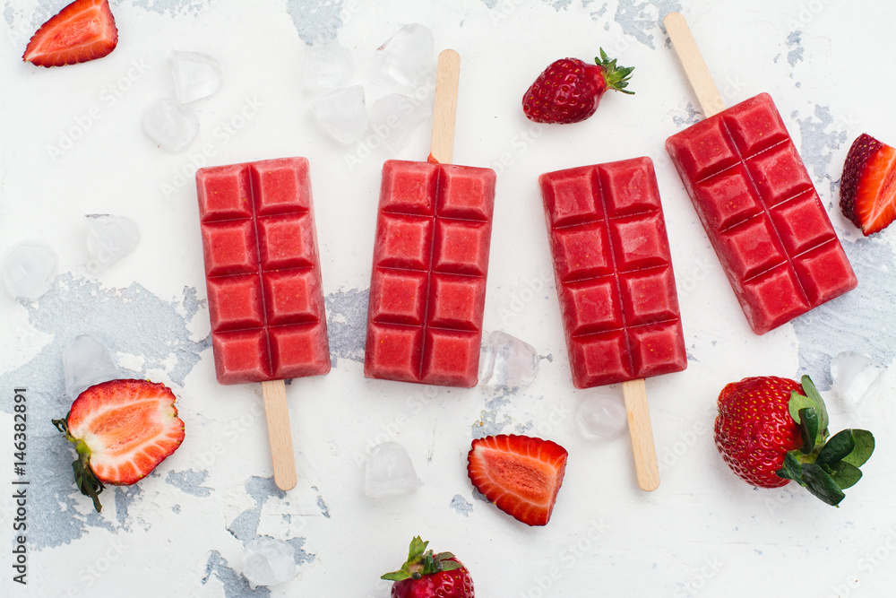 Strawberry ice cream popsicles Strawberry ice cream popsicles