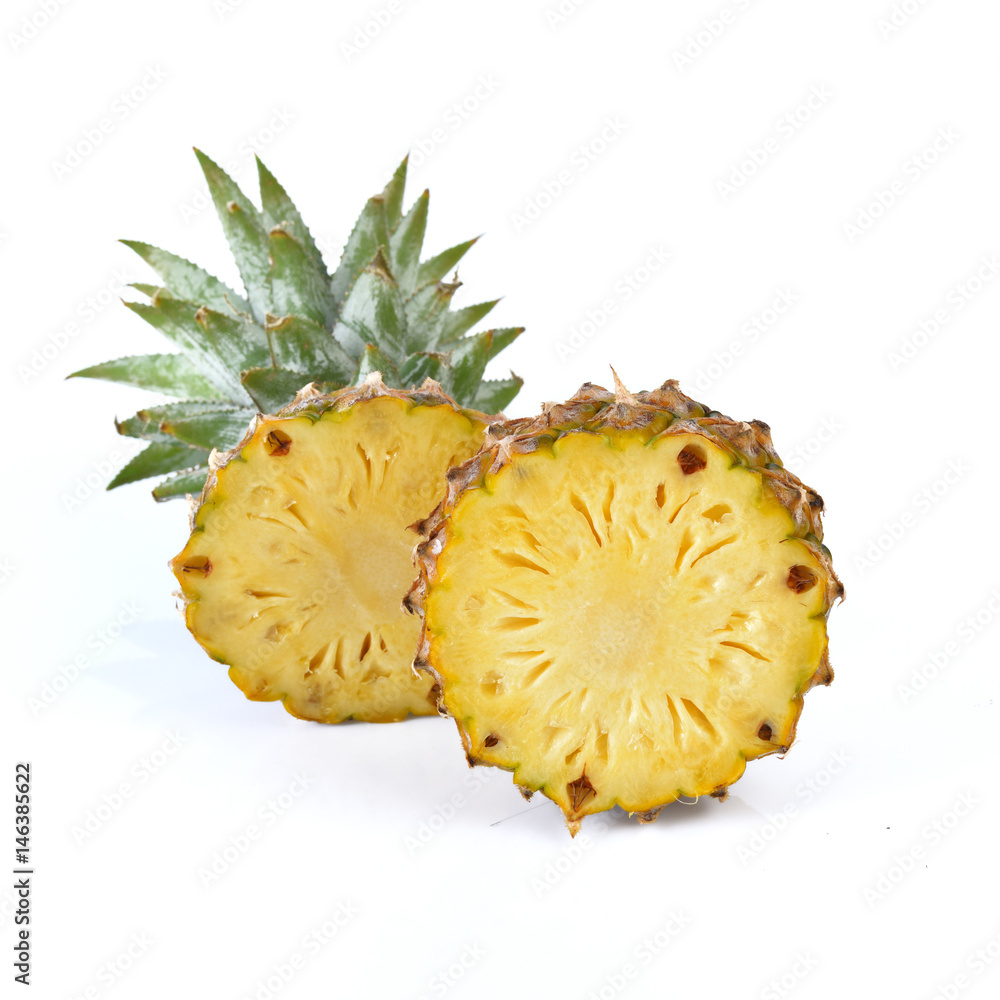 Fresh pineapple isolated on white background (pineapple) Fresh pineapple isolated on white background (pineapple)