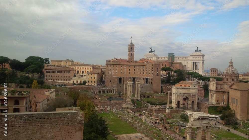 veduta dei monumenti storici di Roma