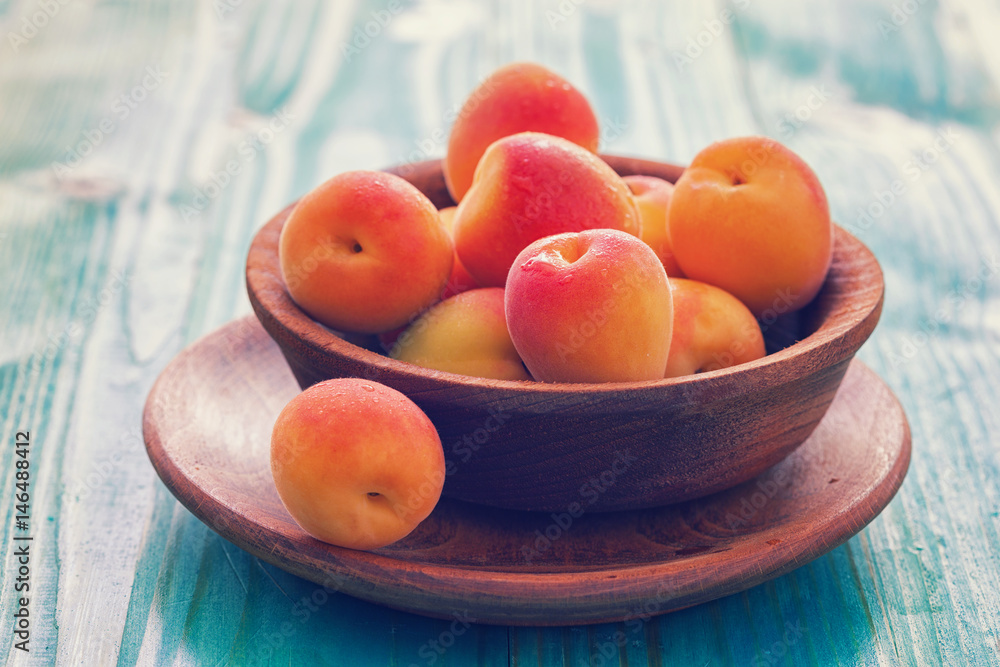 Sweet Ripe Organic Apricots Sweet Ripe Organic Apricots