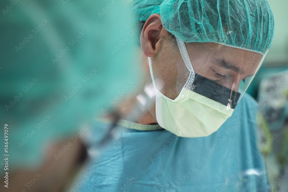 Fototapeta premium Doctor operating