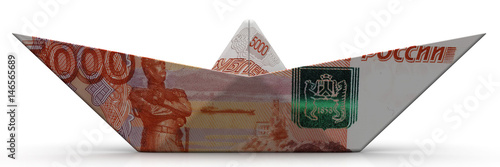 Бумажный кораблик из российской банкноты
