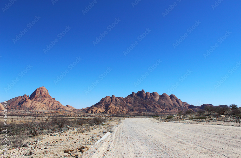 Road to the Spitzkoppe