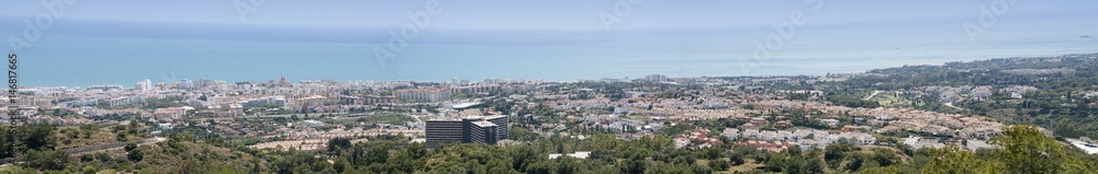 Panorámica de la ciudad de Marbella en la costa del sol de Andalucía, España