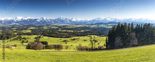 Bayern, Allgäu, Panorama vom Auerberg gen Alpen