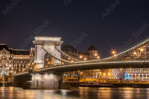Fototapeta Night view of the Szechenyi Chain Bridge on the River Danube in Budapest