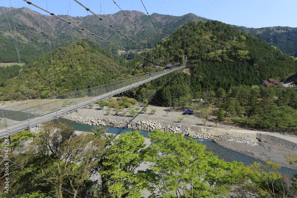 Fototapeta premium 奈良の秘境 谷瀬の吊り橋