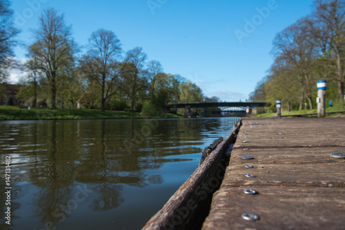 Füße im Wasser und die Sonne auf der Haut