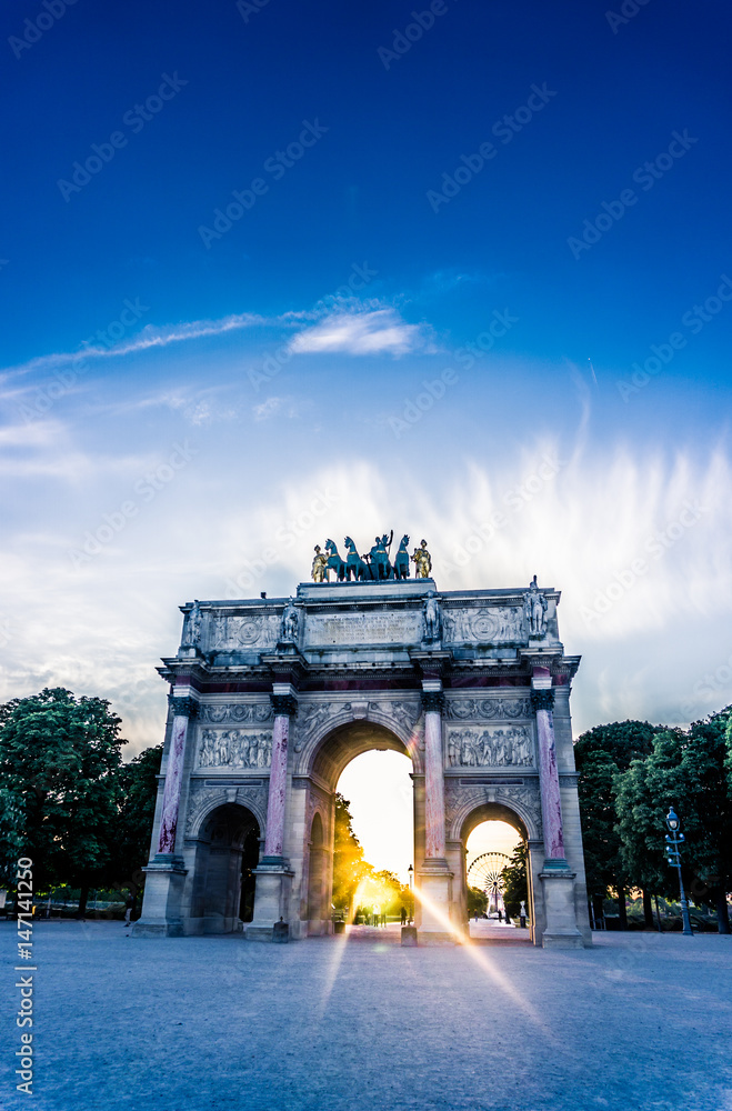 Fototapeta premium The Arc de Triomphe du Carrousel, Paris, France