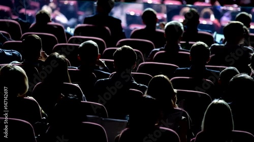 Wallpaper Mural Audience listens to the speech of the lecturer in the conference hall Torontodigital.ca