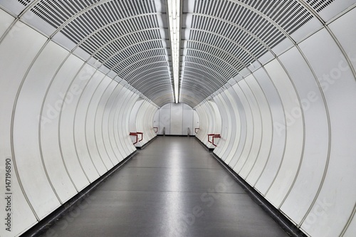 Canvas Print Metro station underground