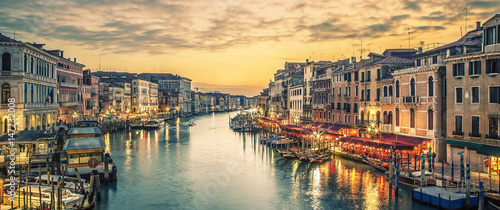 Famous grand canal from Rialto Bridge © Frédéric Prochasson