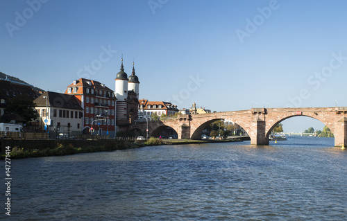 Das Foto zeigt die Carl-Theodor Brücke in Heidelberg
