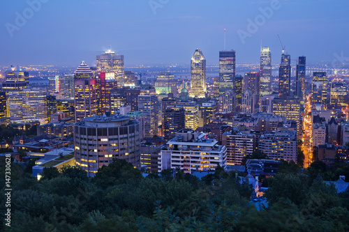 Obraz na płótnie Montreal Skyline at dusk