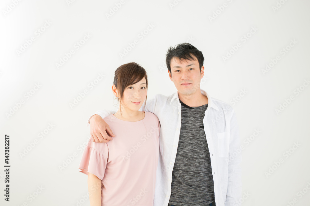笑顔の男女
笑顔の男女