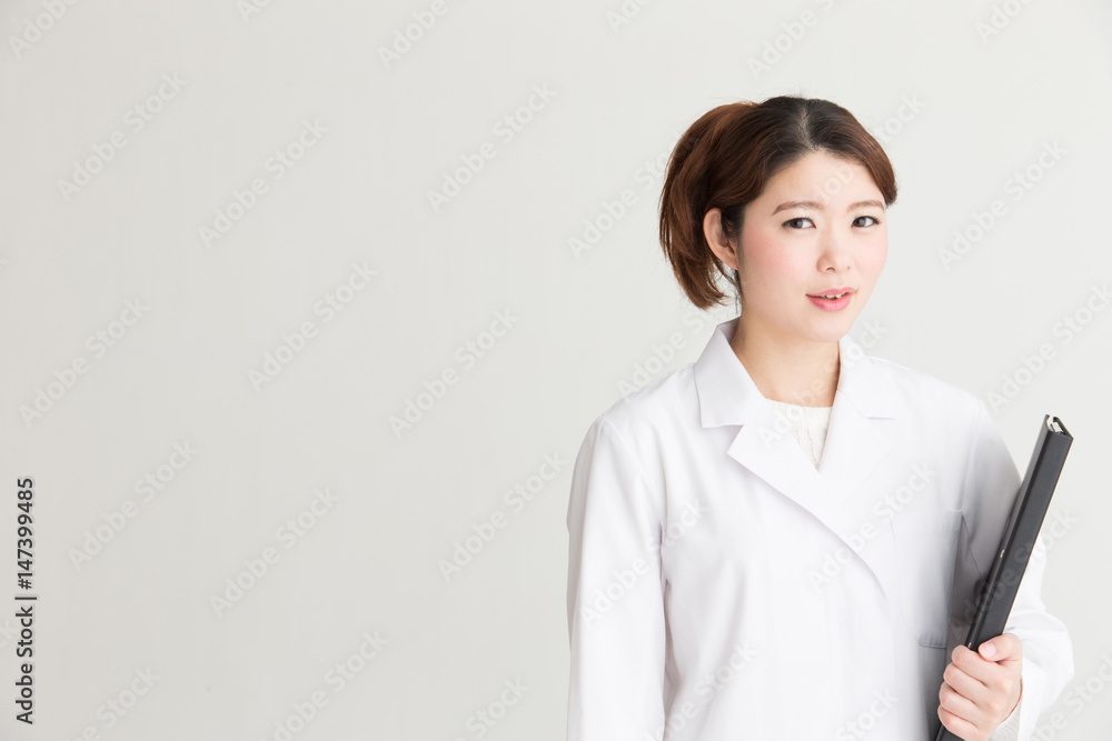 医師・女性 医師・女性