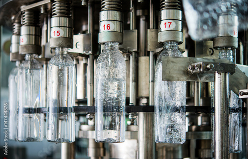 Bottle filling with water