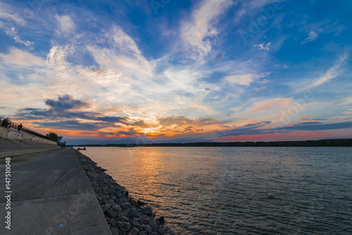 Fototapeta Naklejka Na Ścianę i Meble -  Amazing sunset over the Danube