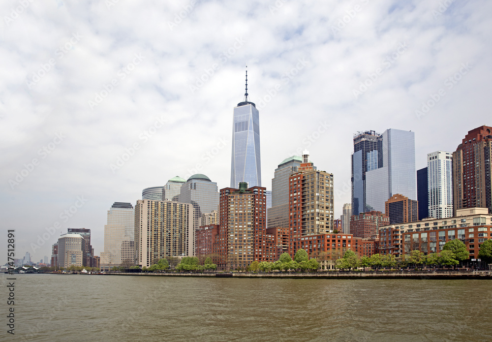 Fototapeta premium Manhattan view taken from Hudson river, USA