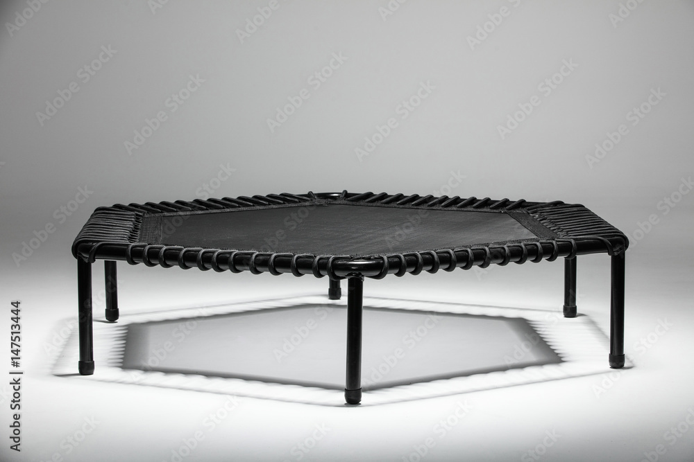 Obraz premium Trampolina do ćwiczeń fitness