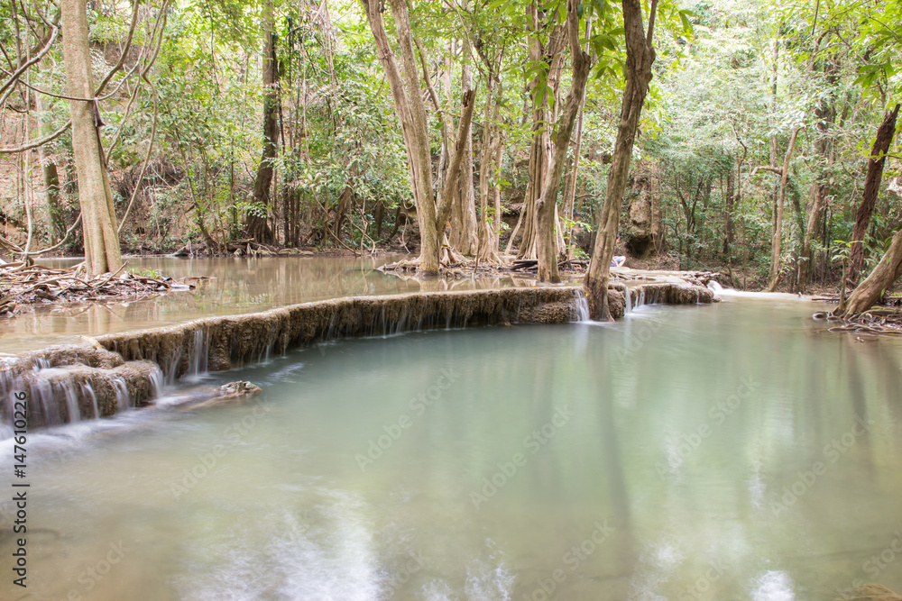 Obraz premium beautiful waterfall in thailand