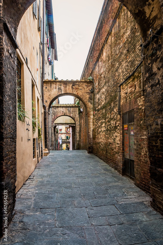 Dans les rues de Sienne en Toscane © Gerald Villena
