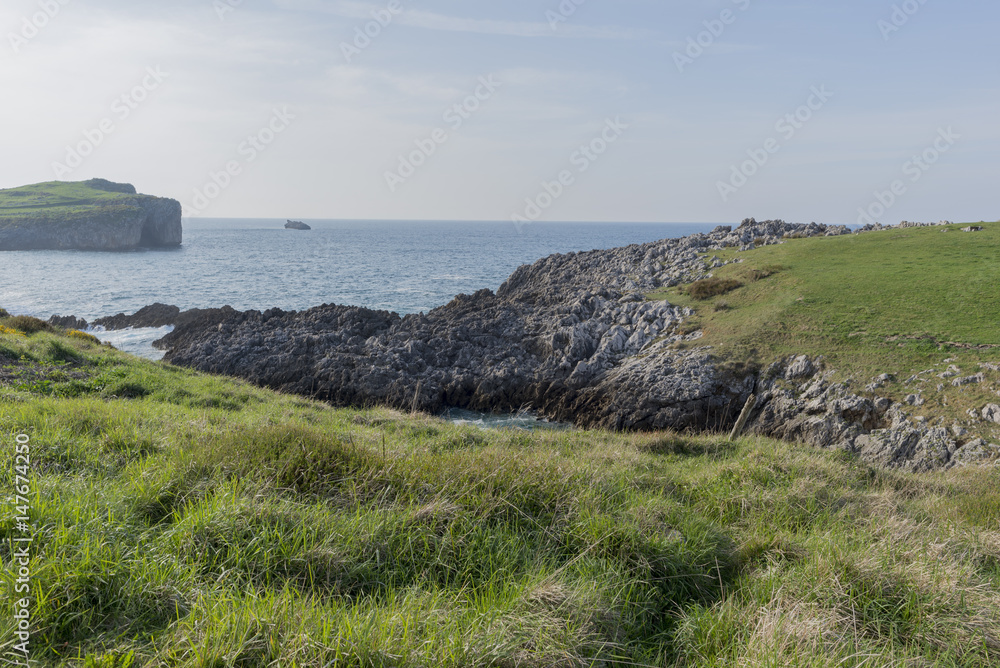 Walking along the Buelna coast in Asturias