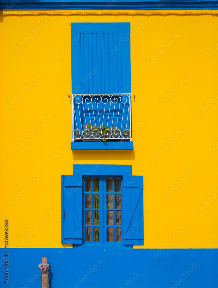 Obraz premium Traditional house facade in Aveiro, Portugal.